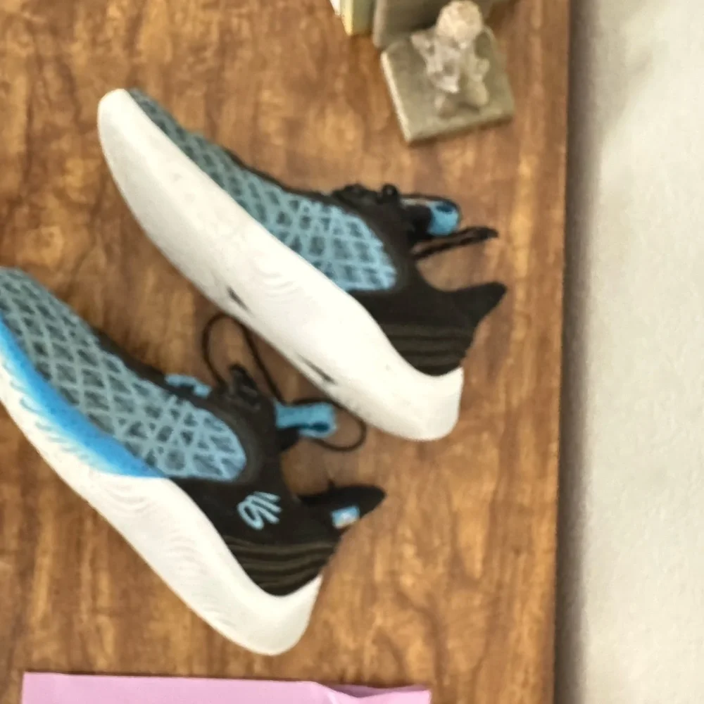 UA Curry Flow 9 Sesame Street Viral Blue/Black/White‎ Sz 10 M/11.5 W